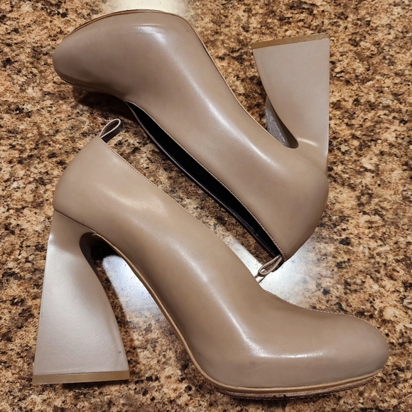 STELLA MCCARTNEY Angular Block Heel Almond Toe Platforms - Taupe - Size 37.5/7.5 - Picture 4 of 13